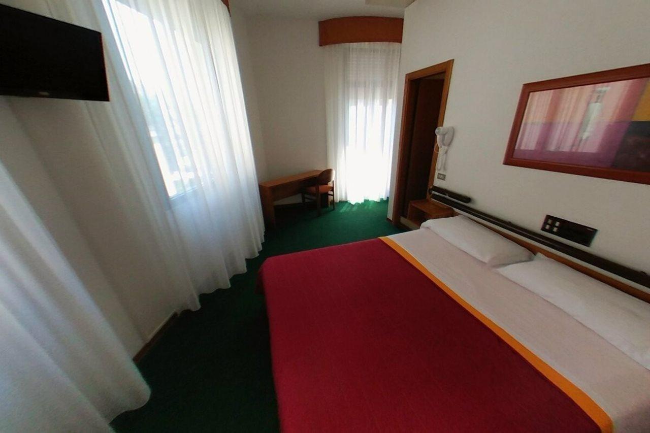 Hotel Arpa Rimini Eksteriør bilde