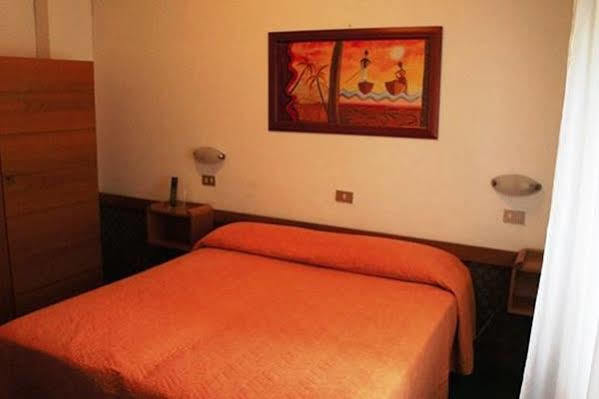 Hotel Arpa Rimini Eksteriør bilde