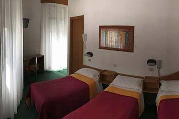 Hotel Arpa Rimini Eksteriør bilde